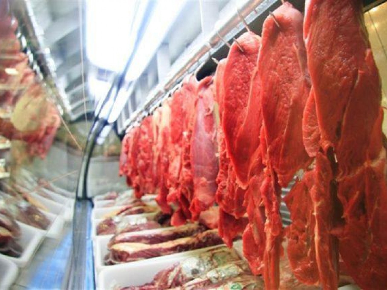 Sem China, carne começa a ser vendida no Brasil; confira os destaques desta segunda Sem China, carne começa a ser vendida no Brasil; confira os destaques desta segunda